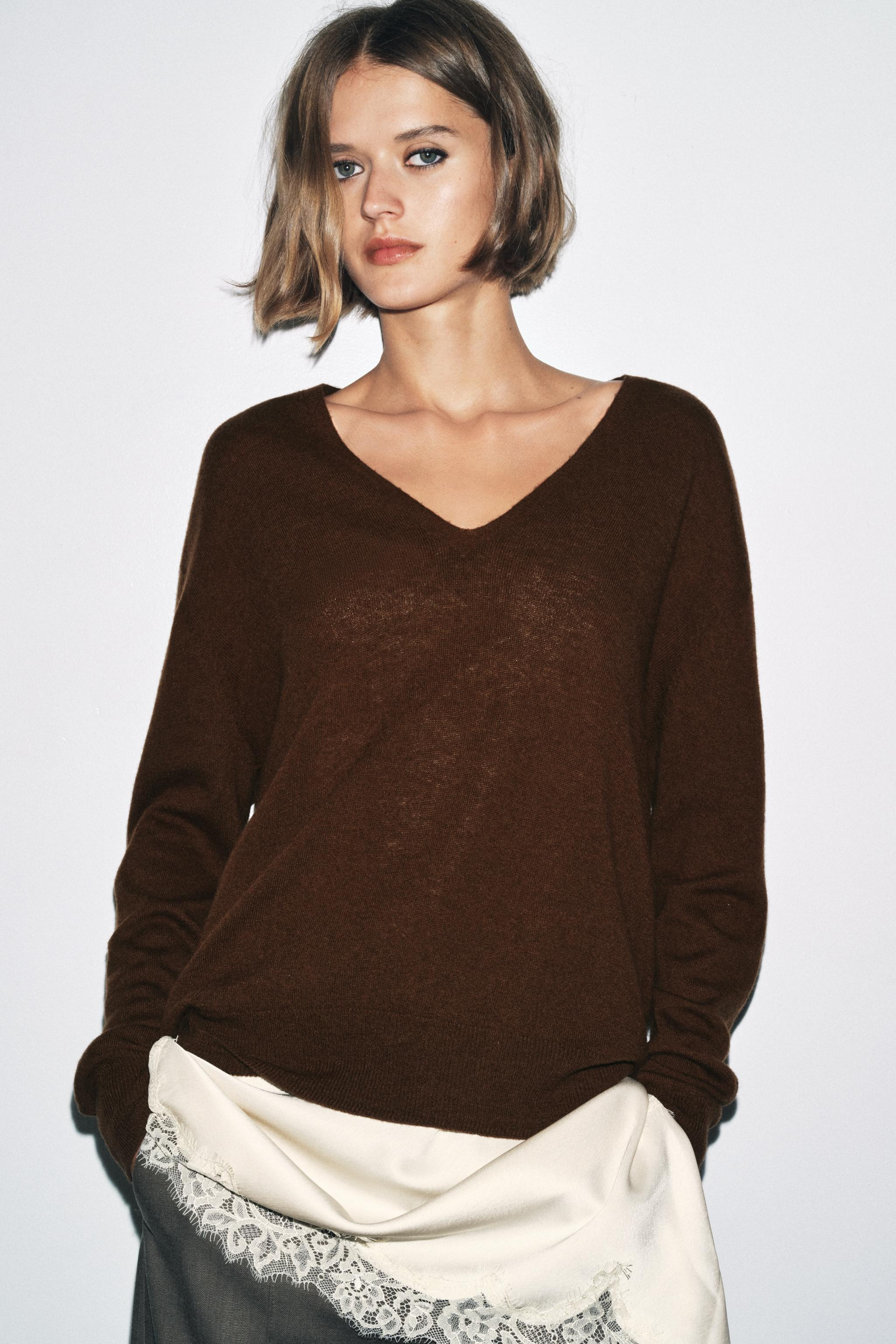100% EXTRA-SOFT WOOL V-NECK JUMPER | Zara UK