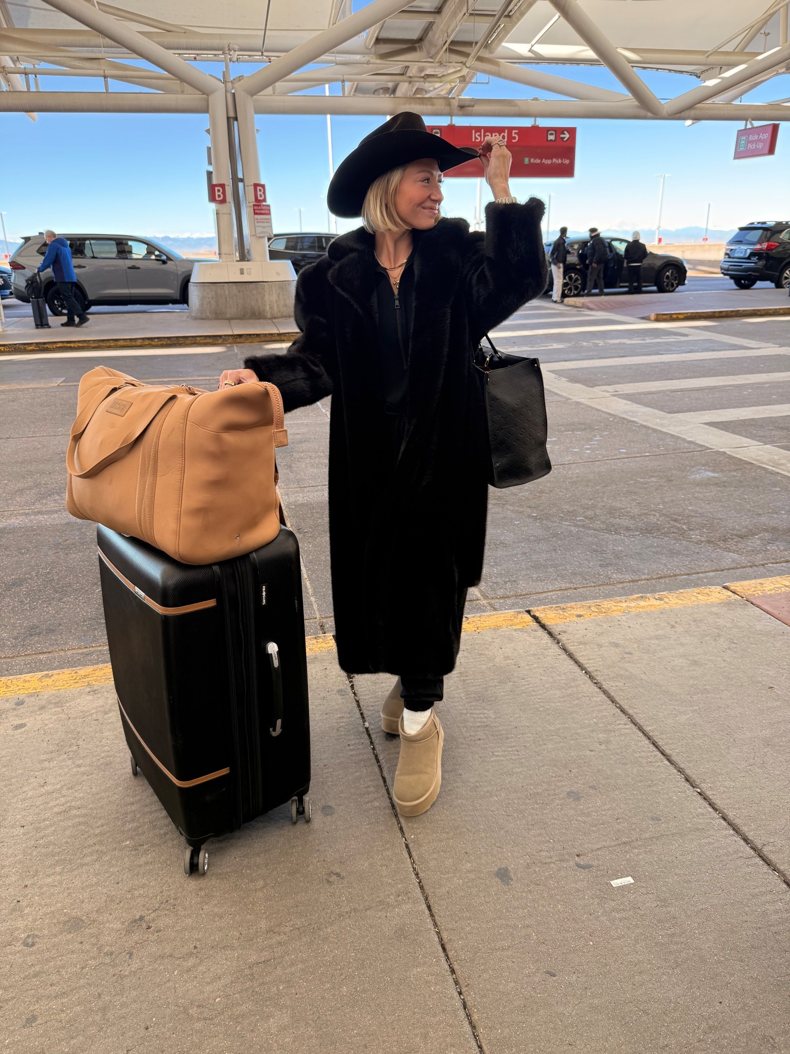 The mountains were calling my name 🏔️🚠

#LTKActive #LTKPetite #LTKTravel