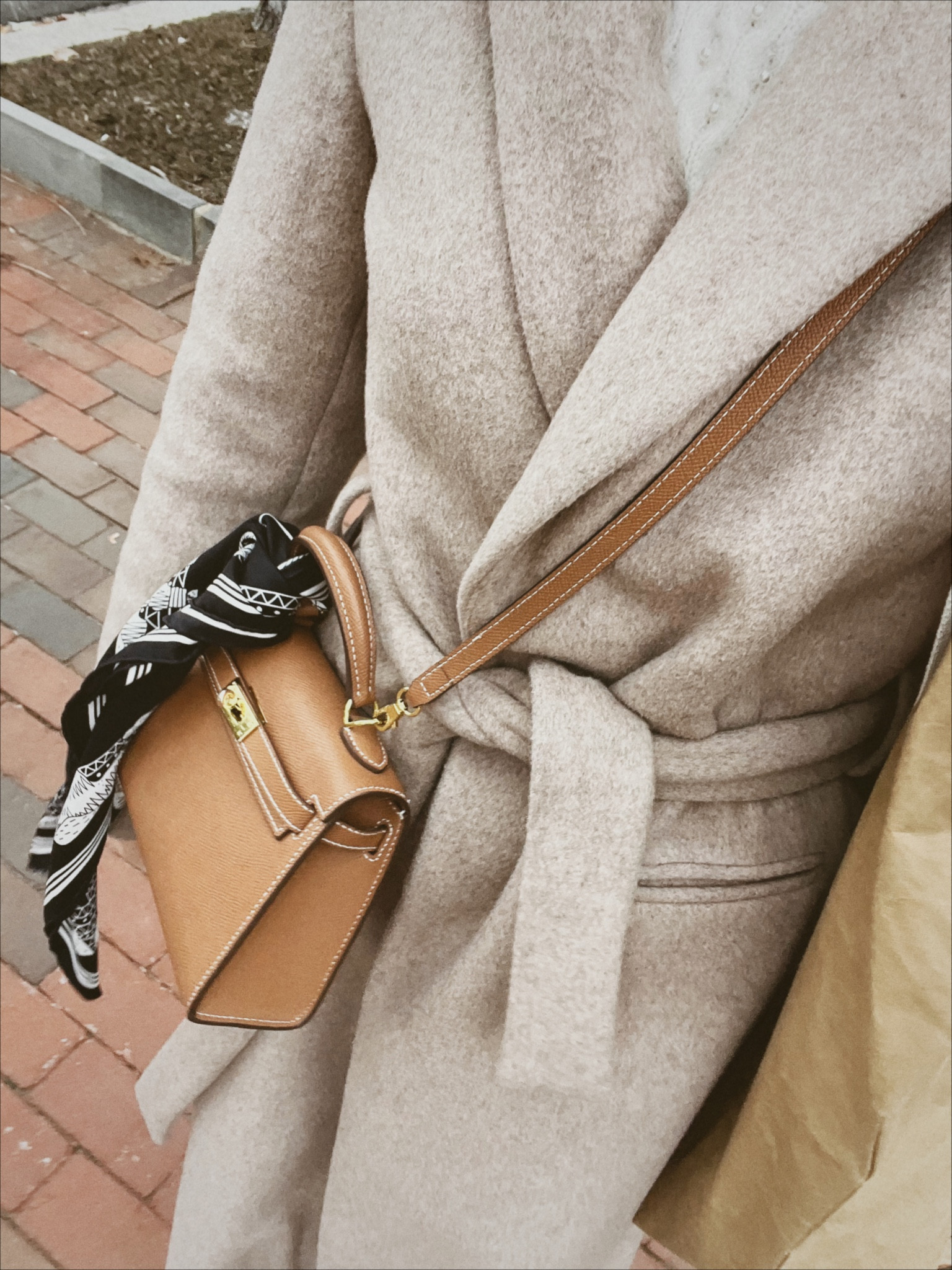 Annie b. / winter coats / wool coats / wool tie coats / top handle bag / crossbody bag / lily and bean bag / knit sweater 

#LTKHoliday #LTKCyberweek #LTKworkwear