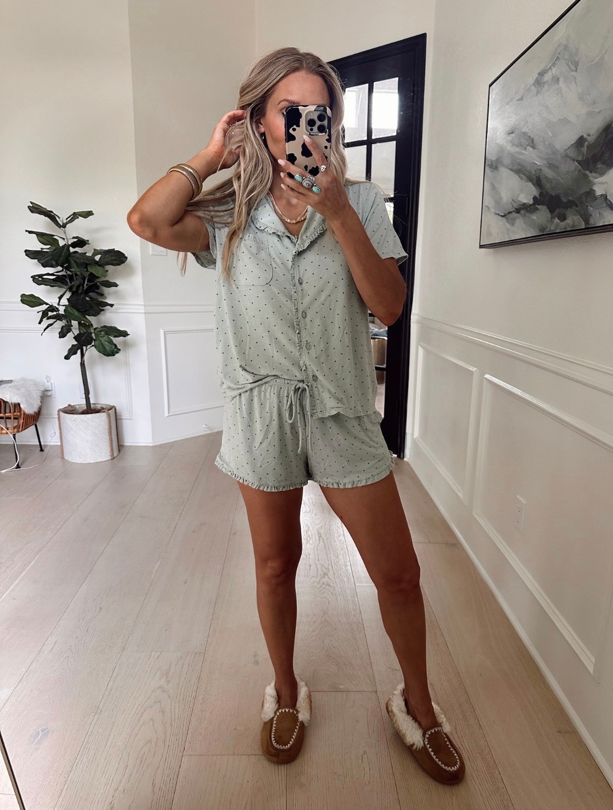 🤍 Everyone’s favorite pajama set now in the cutest new prints with the ruffle hem! I am dying! These are so cute and are giving elevated/Nordstrom vibes🤍

Wearing my tts // small

5'5" // 120 Ibs

@walmart #walmartpartner #walmartstyle
#LTKootd #LTKgrwm
#LTKdayinmylife

#LTKmorningroutine #LTKgrwm #LTKselfcare