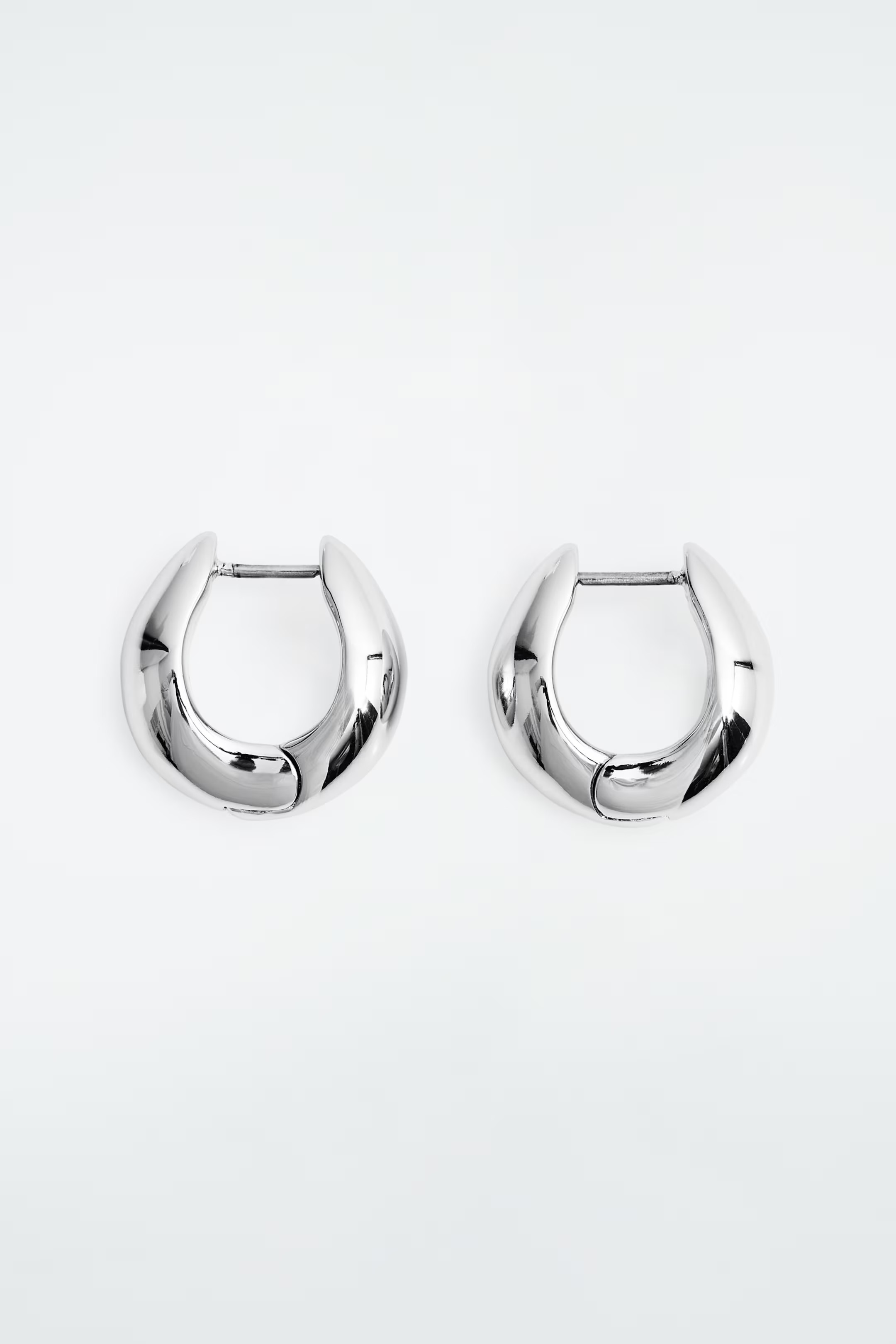 MINI CURVED HOOP EARRINGS | H&M (UK, MY, IN, SG, PH, TW, HK)