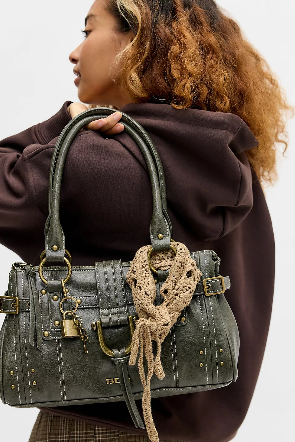 BDG Karlie Schultertasche mit Verschluss | Urban Outfitters (EU)