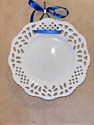 Two’s Company 10" wall plate reticulated round white pierced edge | eBay US