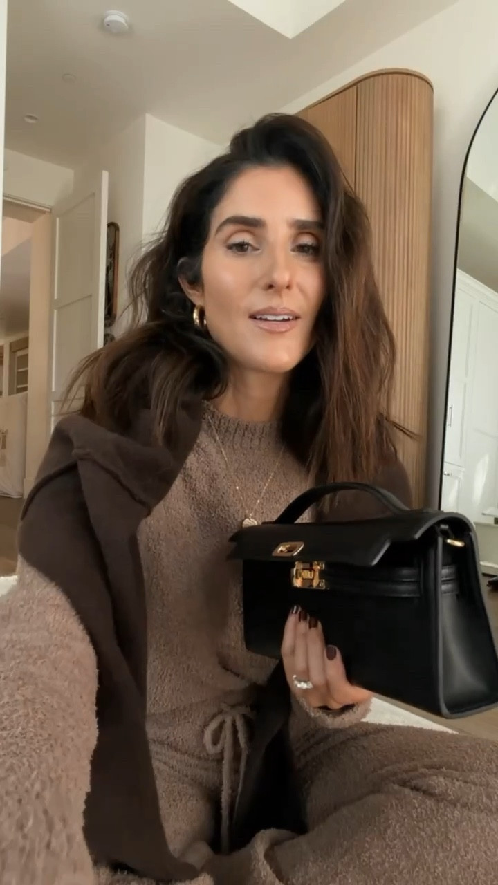 This bag just arrived and I’m loving it! I’m just shy of 5-7” wearing the size small set #stylinbyaylin #aylin #bag #amazon #giftidea 

#LTKBeauty #LTKgrwm #LTKootd