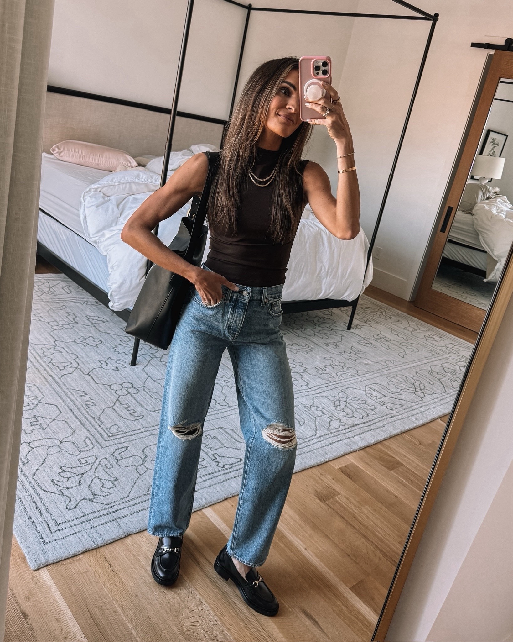 these madewell jeans just went on major sale! 🙌🏻 

#madewell #jeans #winteroutfit #denim #boyfriendjeans

#LTKsalealert