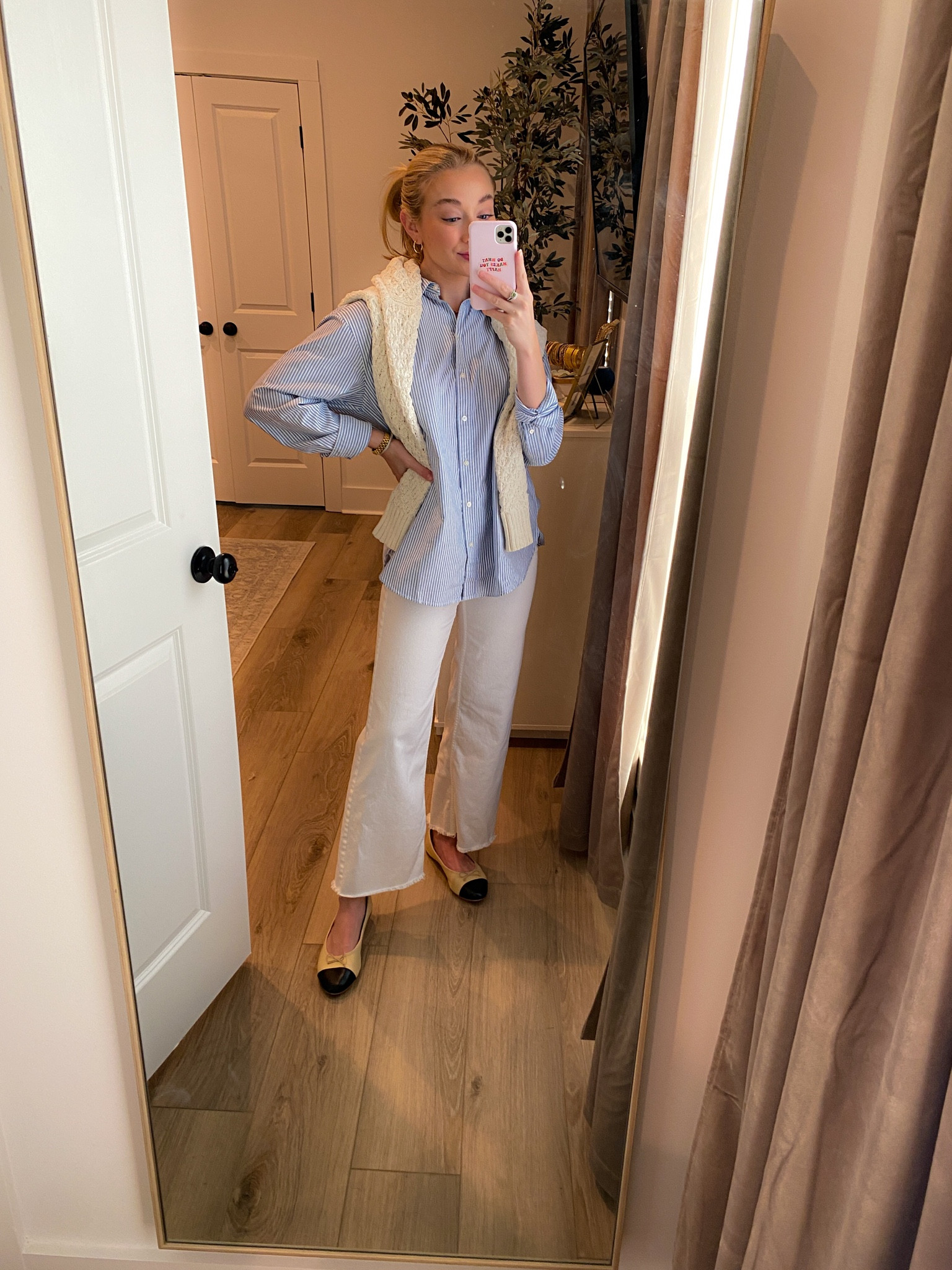 Wearing a size 4 in jeans & size small in Oxford shirt 🤍

H&M / Target / Work style / Work outfit 

#LTKfindsunder50 #LTKstyletip #LTKworkwear
