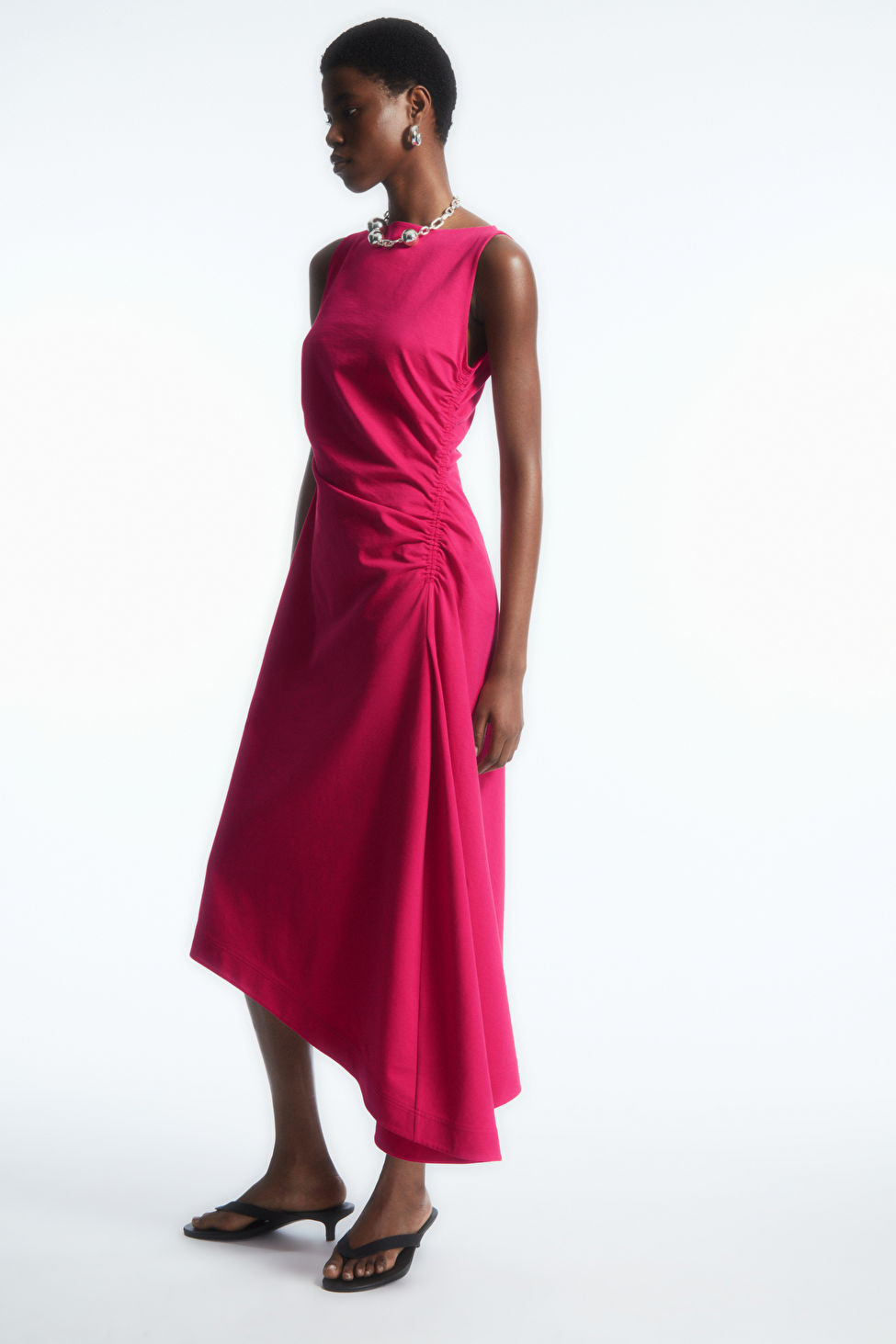 ASYMMETRISCHES MIDIKLEID MIT RAFFUNGEN - PINK - Dresses - COS | COS (EU)