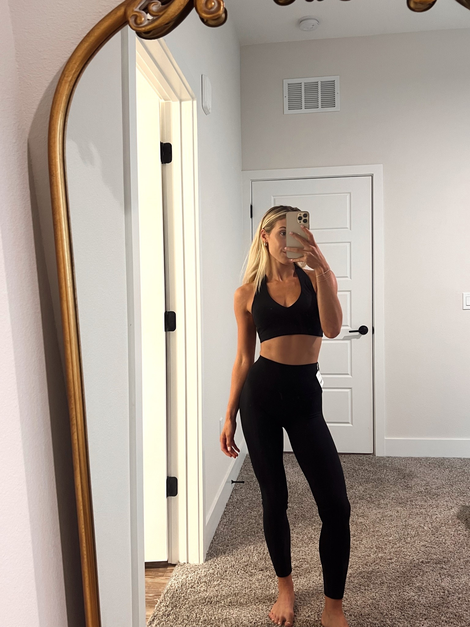 Amazon activewear set

Wearing XS in top & leggings

Amazon, activewear, workout set, petite, affordable, fitness, health 

#LTKStyleTip #LTKActive #LTKPetite