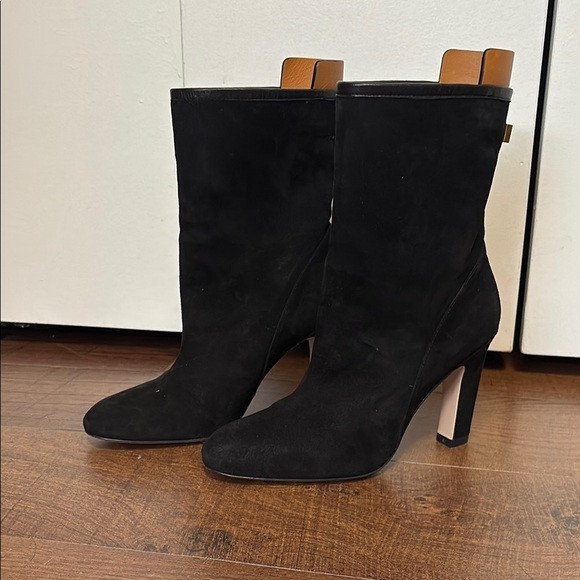 Stuart Weitzman Brooks Bootie, 5 | Poshmark