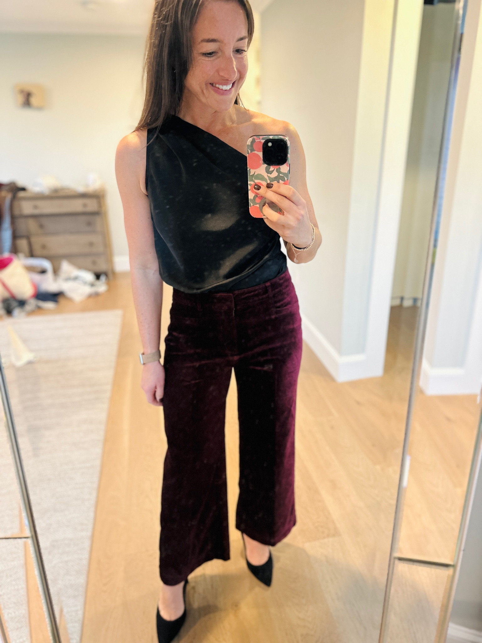 This chic one shoulder body from Steve Madden is a must have! I paired with these gorgeous velvet Paige trousers for the perfect festive holiday party look! 

Velvet, holiday vibes, Christmas party outfit, body suit, holiday party

#LTKSeasonal #LTKParties #LTKHoliday