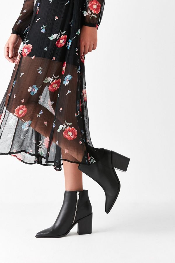 Nori Pointy-Toe Ankle Boot | Urban Outfitters US