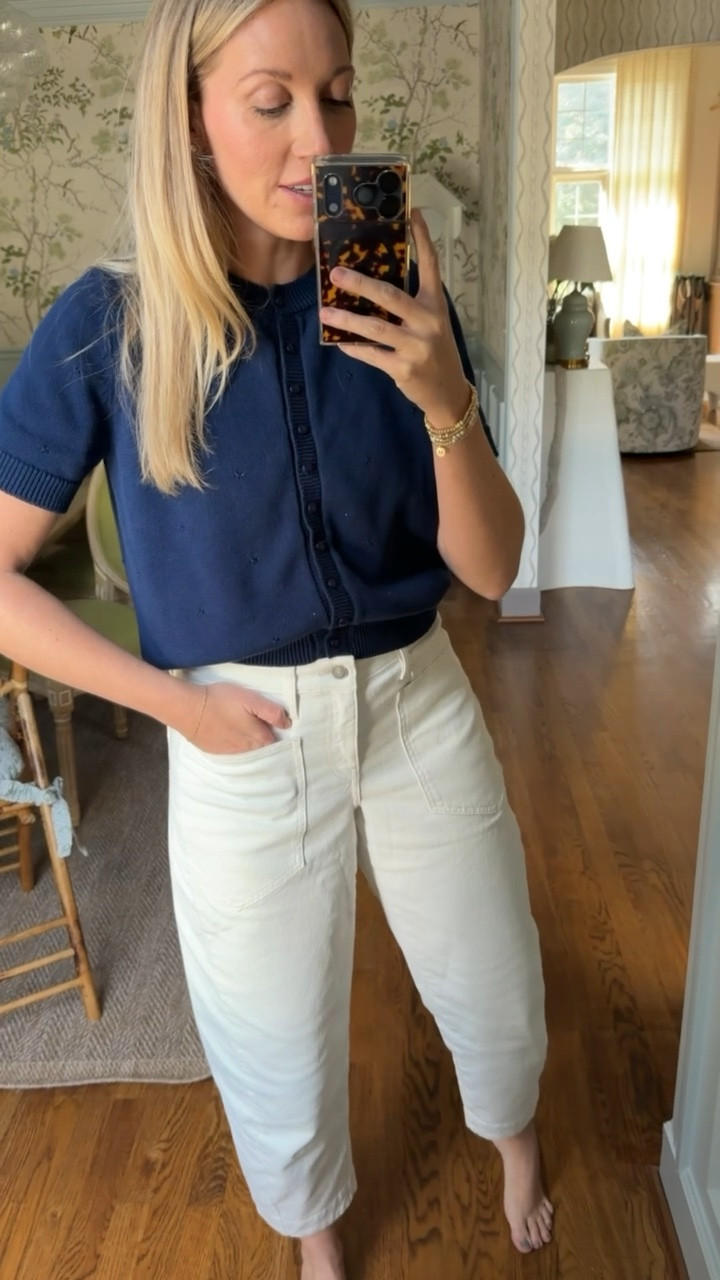 If you’re looking to splurge on some GREAT jeans, I have just the right ones! Mixing high and low with my Amazon top! 

Wearing a 6 in the Ruti jeans and a small in my top

#TheSouthernSource #FallFashion

#LTKgrwm #LTKootd #LTKmorningroutine