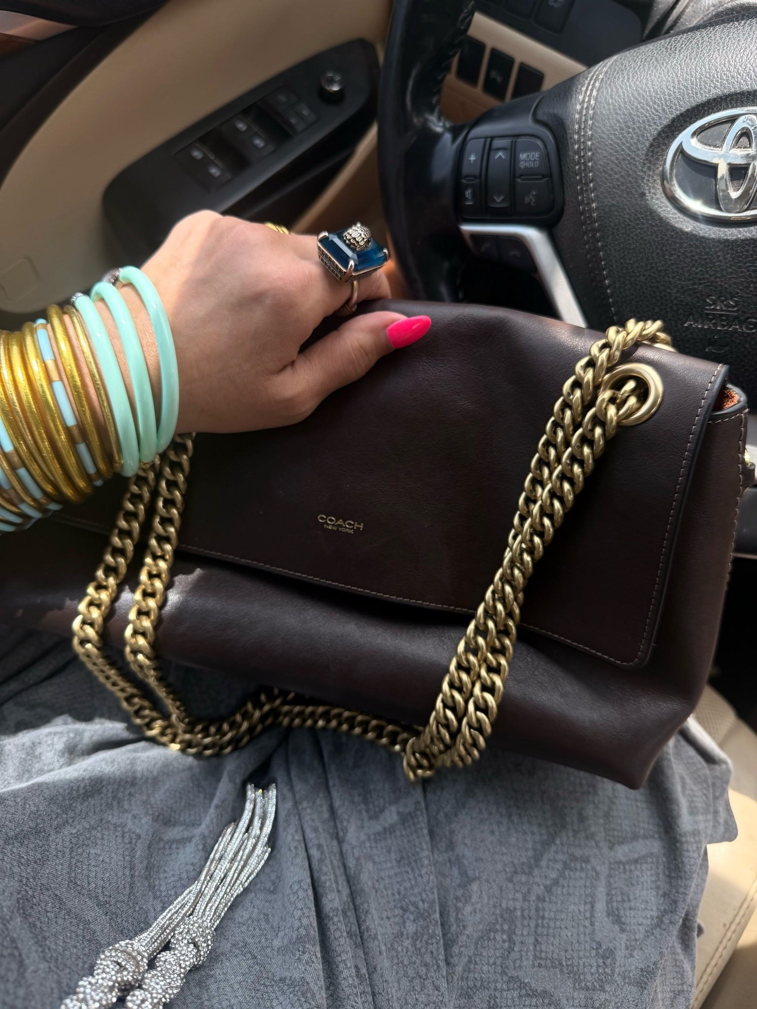 Tuesdays Bag & Bangles!

#LTKdayinmylife #LTKootd #LTKgrwm