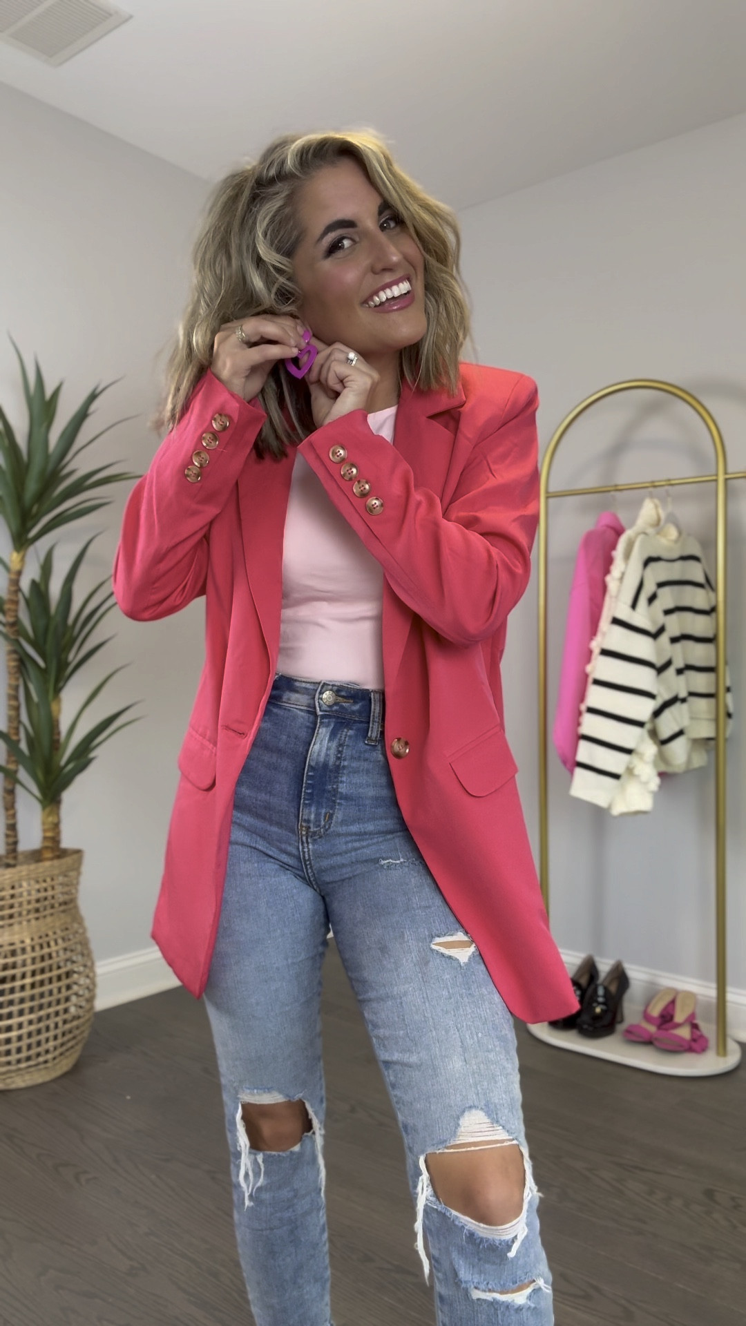 Valentines Day Outfit that you will wear all spring 🫶💋🩷🌸 These relaxed Jeans, soft skims inspired pink top & boyfriend jeans are my more worn👌

Jeans, denim, 90’s jeans, Abercrombie jeans, pink top, pink blazer, blazer, white shoes, heart earrings, Valentine’s Day, date night outfit 

#LTKMostLoved #LTKworkwear #LTKVideo