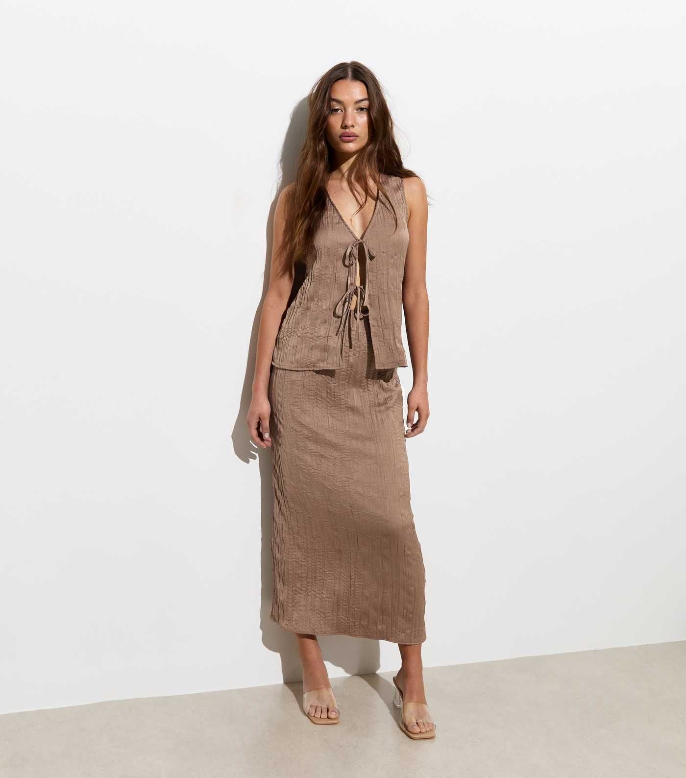 Light Brown Crinkle High Waist Midi Skirt
						
						Add to Saved Items
						Remove from Saved... | New Look (UK)