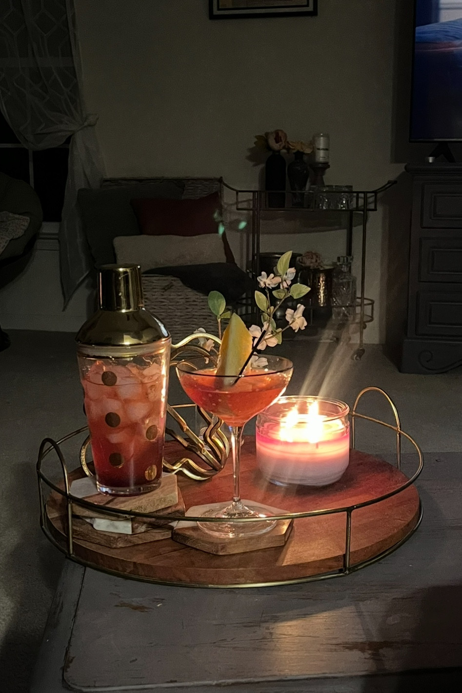 It’s Friday and you want a fun drank in a pretty glass, but it’s too cold to leave a cozy living room… I gotchu… perfect at home bar finds 🙌🏼🥂🍸 #cheers #amazonfinds #athomebar 

#LTKFindsUnder50 #LTKHome