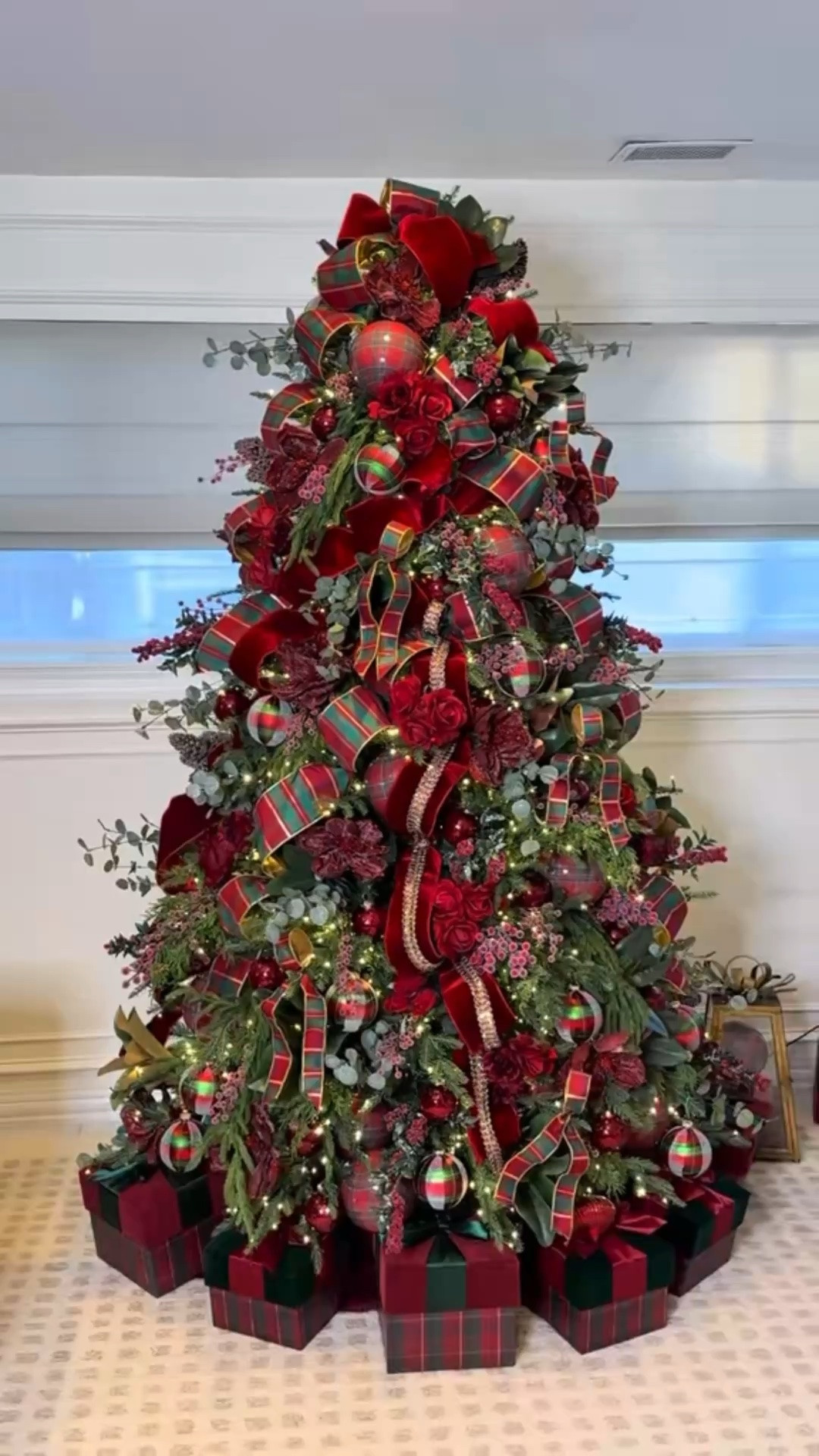 Which one is your favorite? Do you have a theme for this year? 
#christmastree #christmasinjuly #christmastreedesigner

#LTKSeasonal #LTKHome