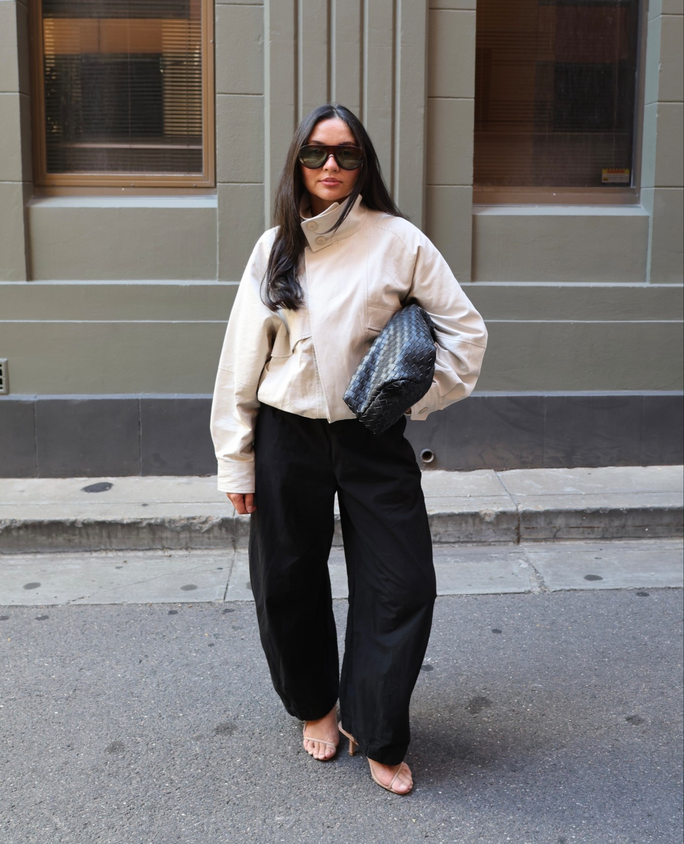 I’m 160cm and usually size 6-8.
Wearing a size 10 in the jacket, 6 in the pants 🖤