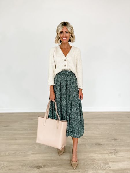 This midi skirt is perfect for workwear looks! I sized down to an XXS! Wearing XS in the cardigan 

Loverly Grey, workwear outfit, teacher outfit

#LTKstyletip #LTKworkwear #LTKFind
