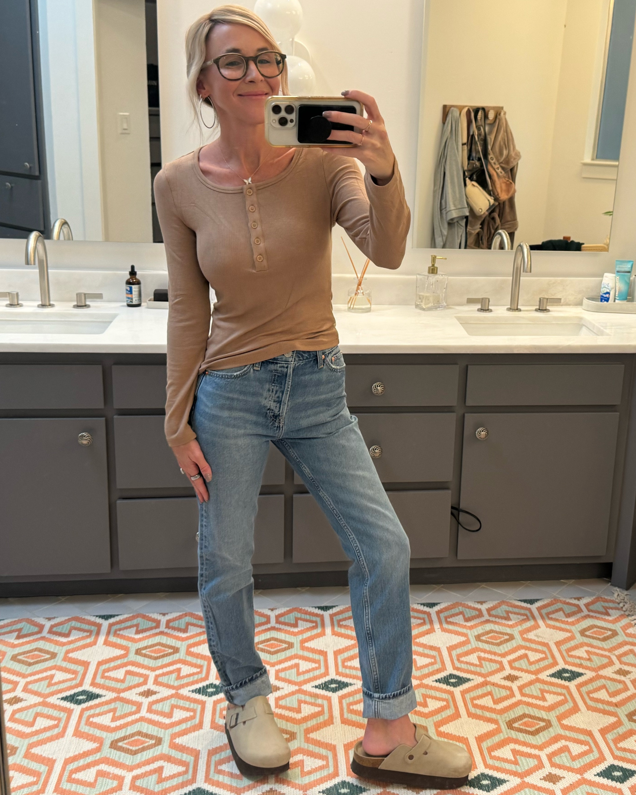 Today’s outfit! I’m lovin’ my new GAP jeans! 😍

#LTKStyleTip #LTKFindsUnder50 #LTKOver40