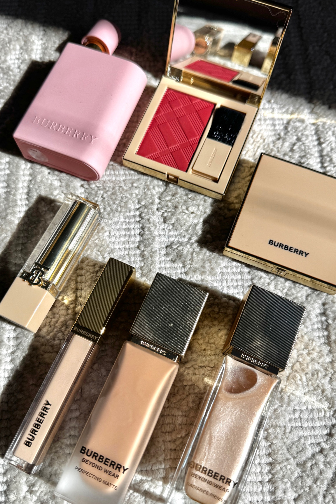 Valentine’s vibes with @burberrybeauty  💕 At @nordstorm
#burberrybeauty, #nordstormpartner