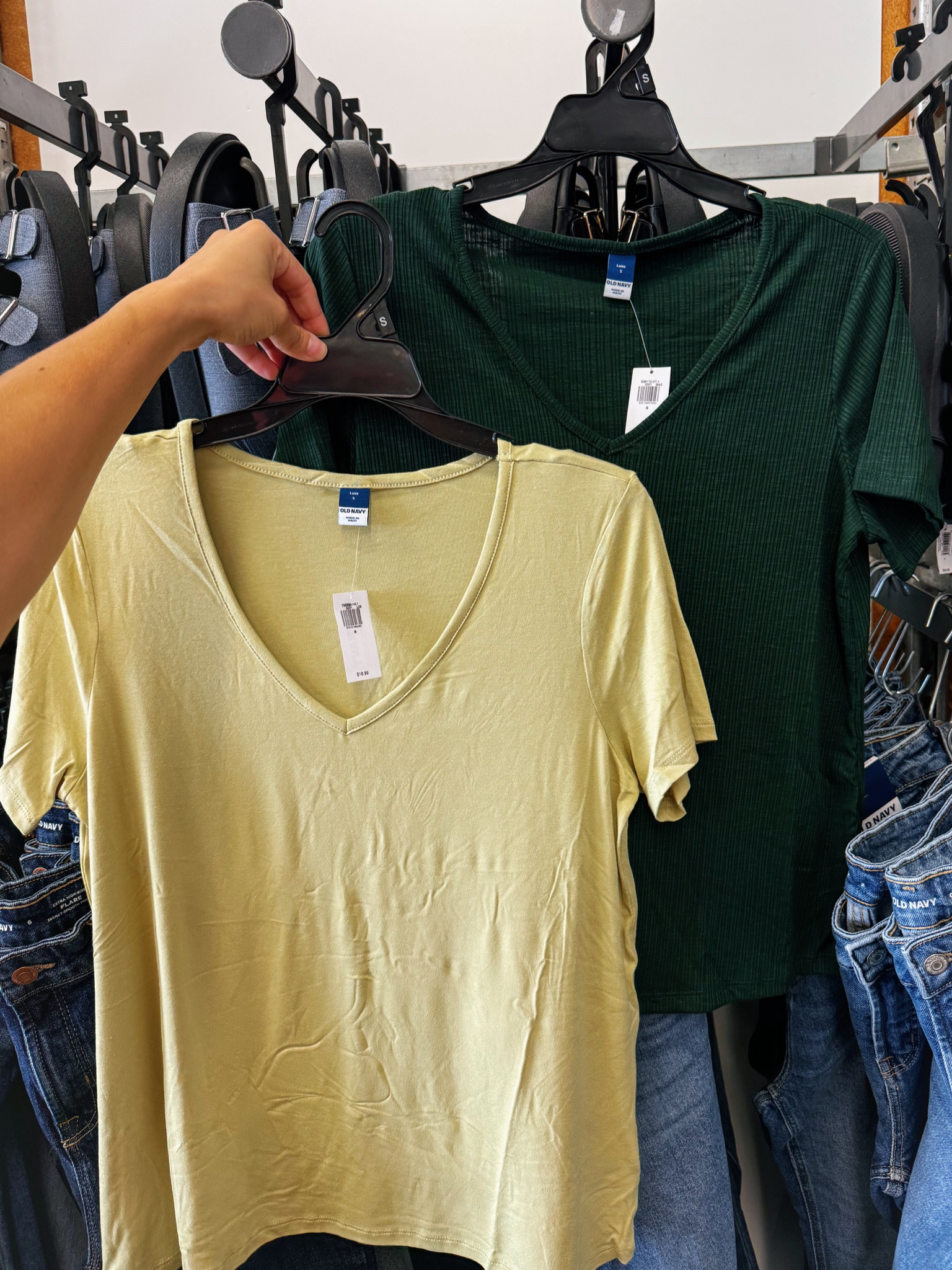 The BEST Luxe everyday tops from Old Navy! Forrest Green is slightly ribbed + muted Lime is incredibly soft and light

HOC Autumn, HOC Forrest Green, HOC Lime, True Autumn, Dark Autumnn

#LTKSeasonal #LTKFindsUnder50 #LTKActive