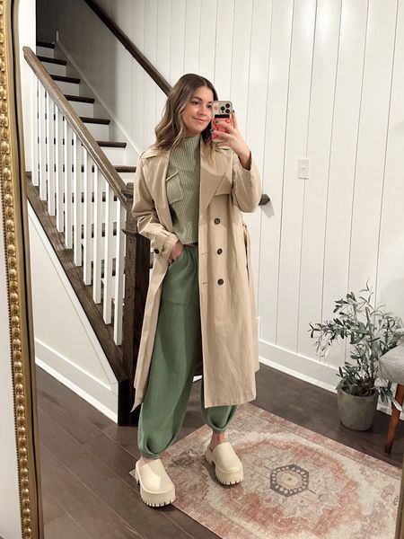 Wearing a small in the trench and in the freya set! 