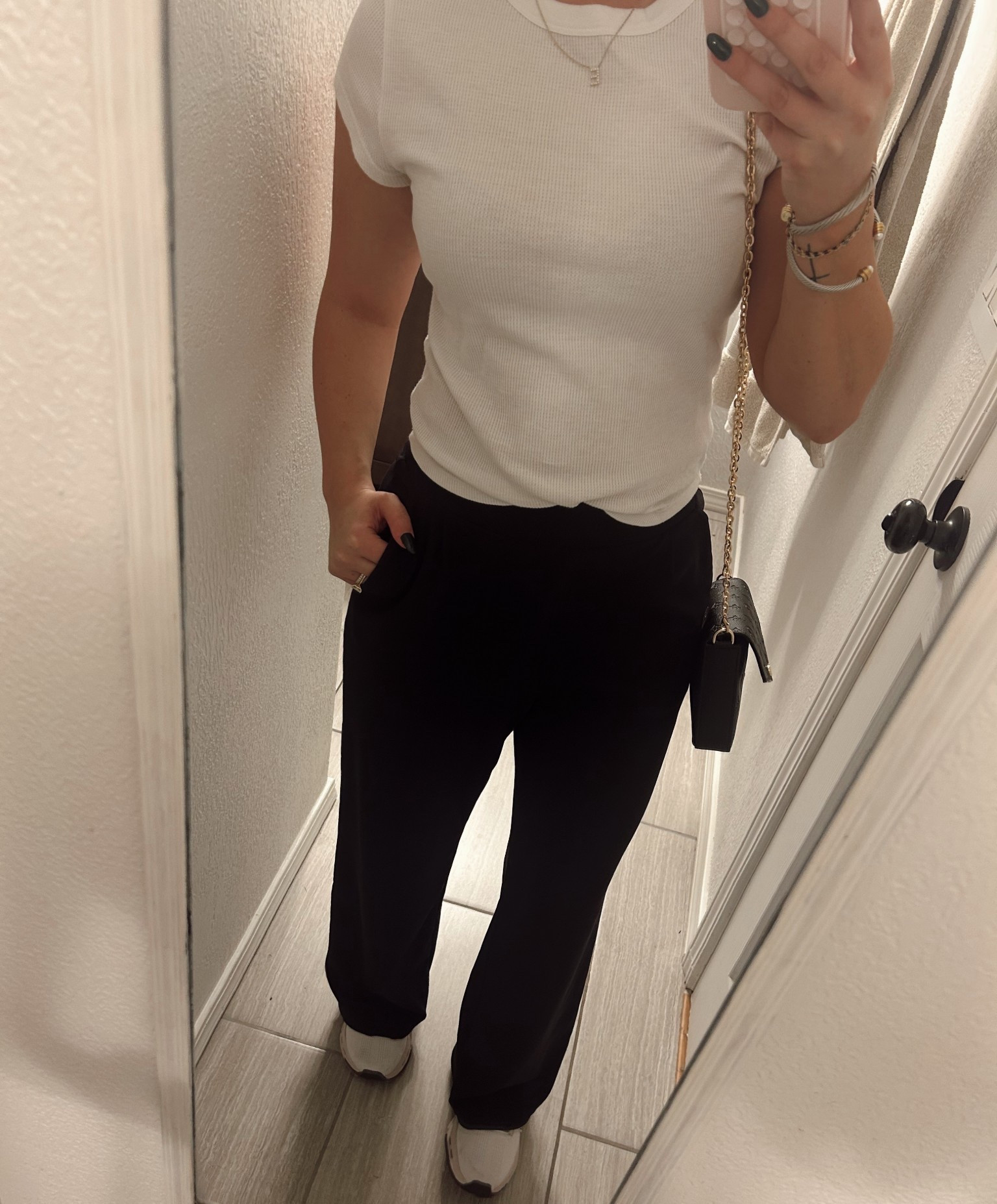 running last minute Christmas errands!

halara, on clouds, trouser pants, ootd, outfit inspo, halara tiktok shop, fall outfit, casual outfit, casual ootd

#LTKGiftGuide #LTKootd #LTKHoliday