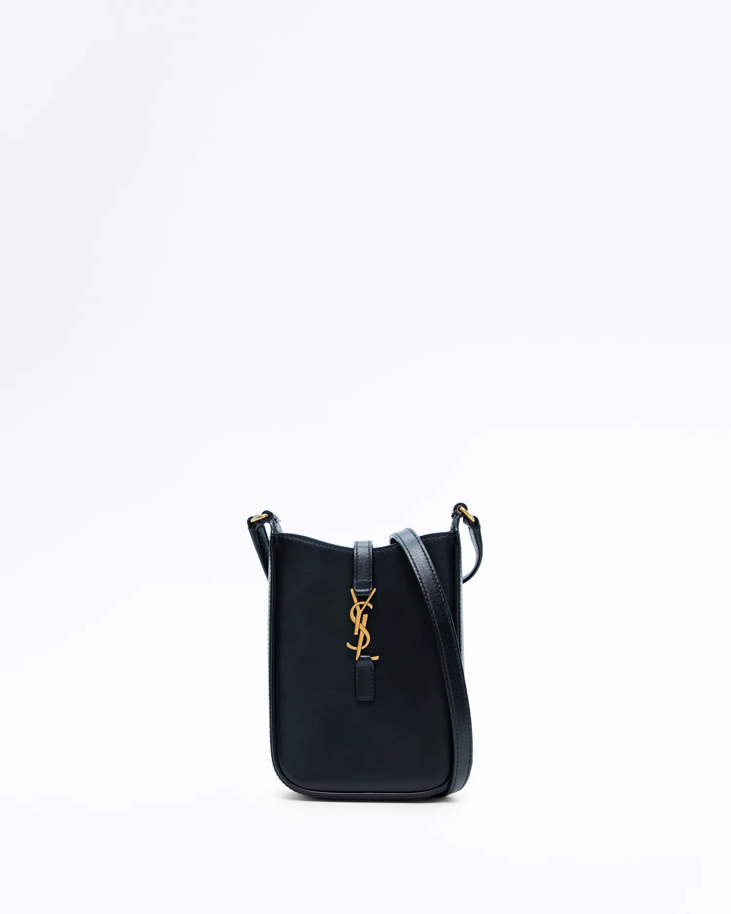 Le 5 a 7 Mini Vertical Crossbody | Vivrelle