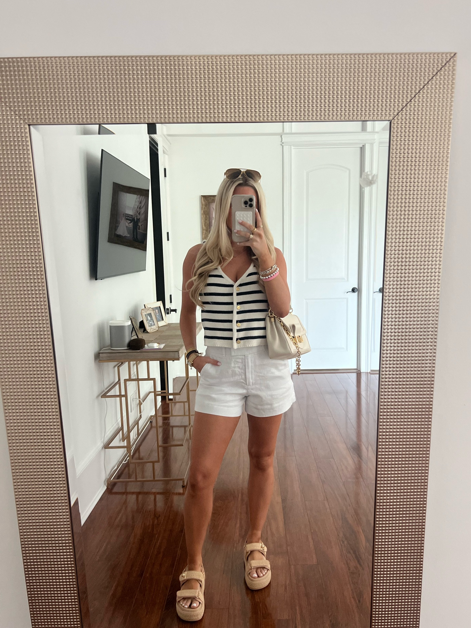 outfit of the day! 
Abercrombie 
Steve madden shoes 


#LTKU #LTKStyleTip #LTKFindsUnder50