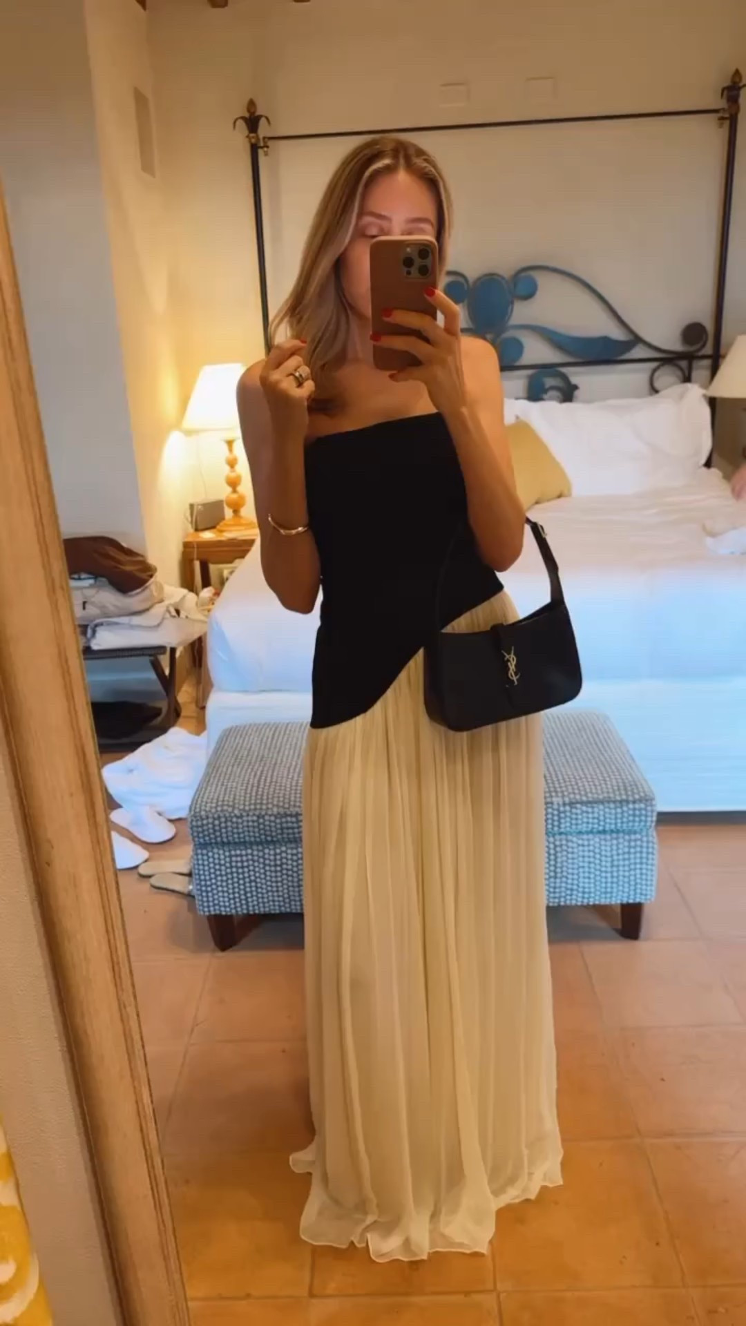 Gorgeous maxi pleated summer dress 
Stunning fitting 
Runs tts , wearing a size small 




#LTKSeasonal #LTKU #LTKootd