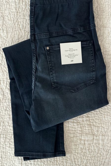 Just picked up this pair of over-the-bump dark wash skinny jeans and I’m really loving them! I would say that they run TTS (I went with my pre-pregnancy size), have functional back pockets, and they have a nice amount of stretch to them. 10/10 if you are looking for a pair of maternity skinnies. 

#LTKbump #LTKfindsunder50