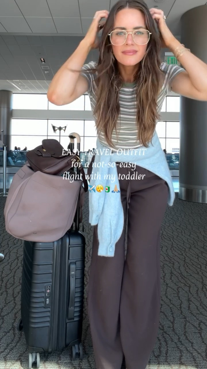 Easy travel outfit to go to battle against my toddler on a plane. ✈️ 

Use code: LAURENROSCOPF for 50% off your first two months of Vivrelle (where my bag is from). 

Sizing: S top, S sweater, S pants

#LTKTravel