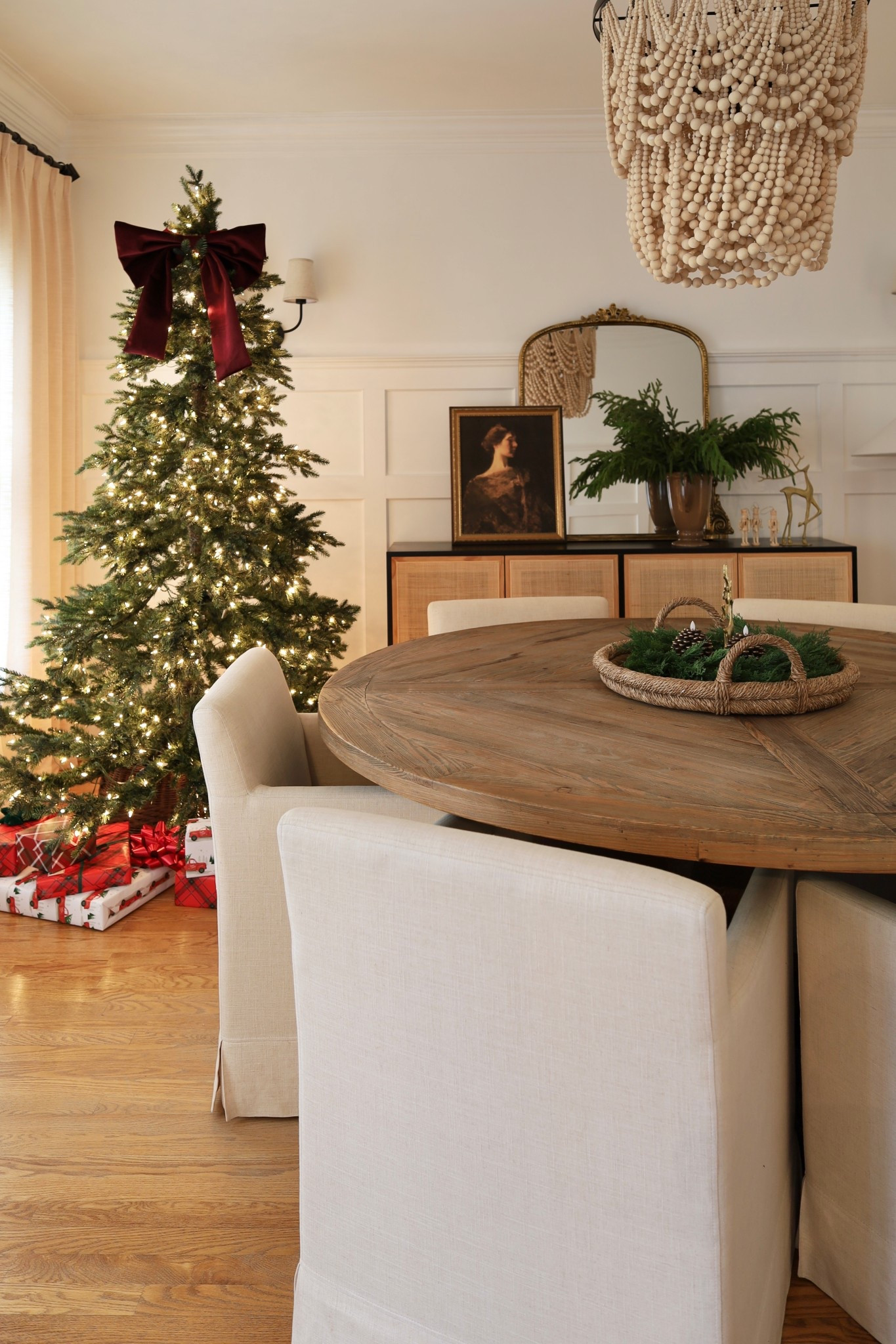 Christmas dining room

Amazon, World Market, Anthropologie Pottery Barn 

 #LTKHoliday #LTKOver40 #LTKHome