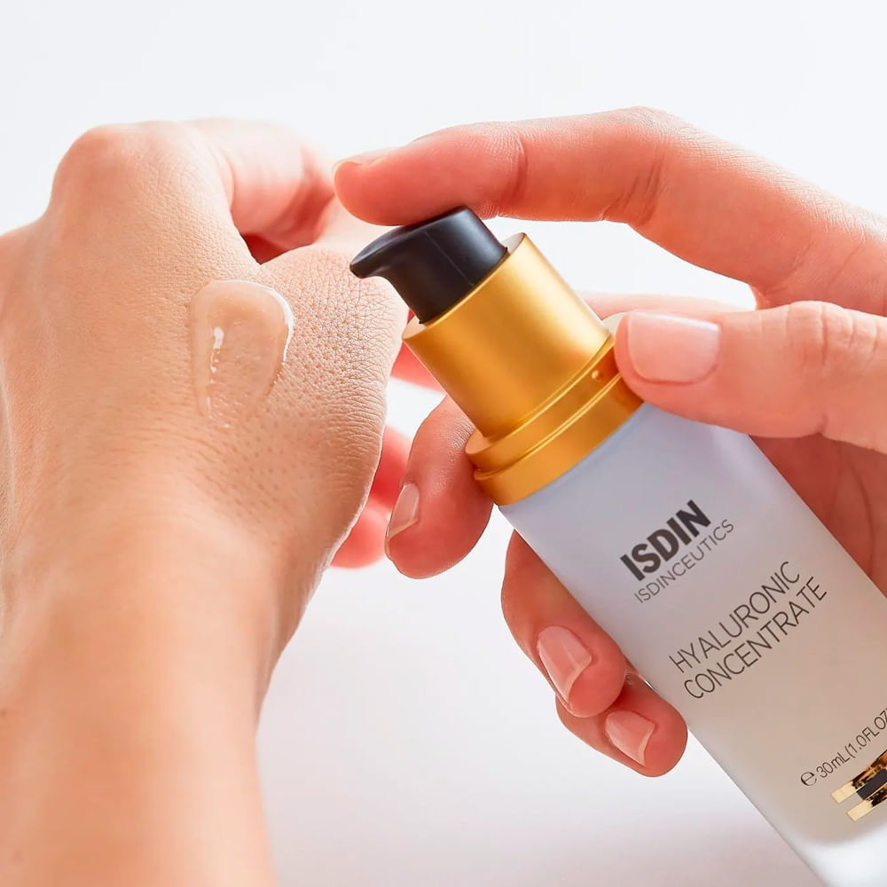 Isdinceutics Hyaluronic Concentrate proporciona hidratação superficial e profunda, para prevenir linhas. Sérum Hidratante Facial ISDIN Isdinceutics Hyaluronic Concentrate redensifica a pele, suavizando imperfeições, como rugas e poros, entregando luminosidade e radiância.

#LTKbrasil