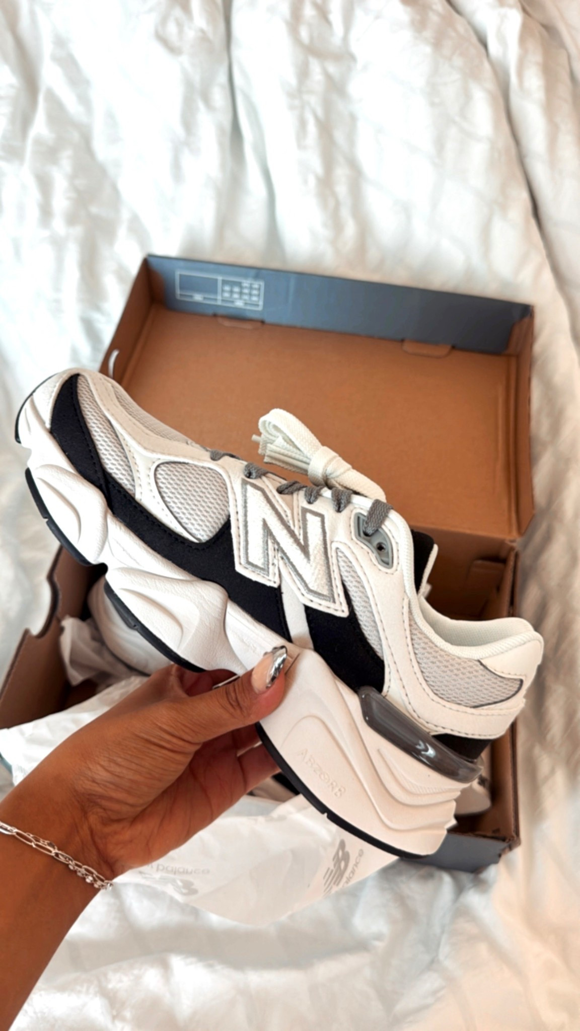 New balance 9060 Oreo / Black Reflectivee
