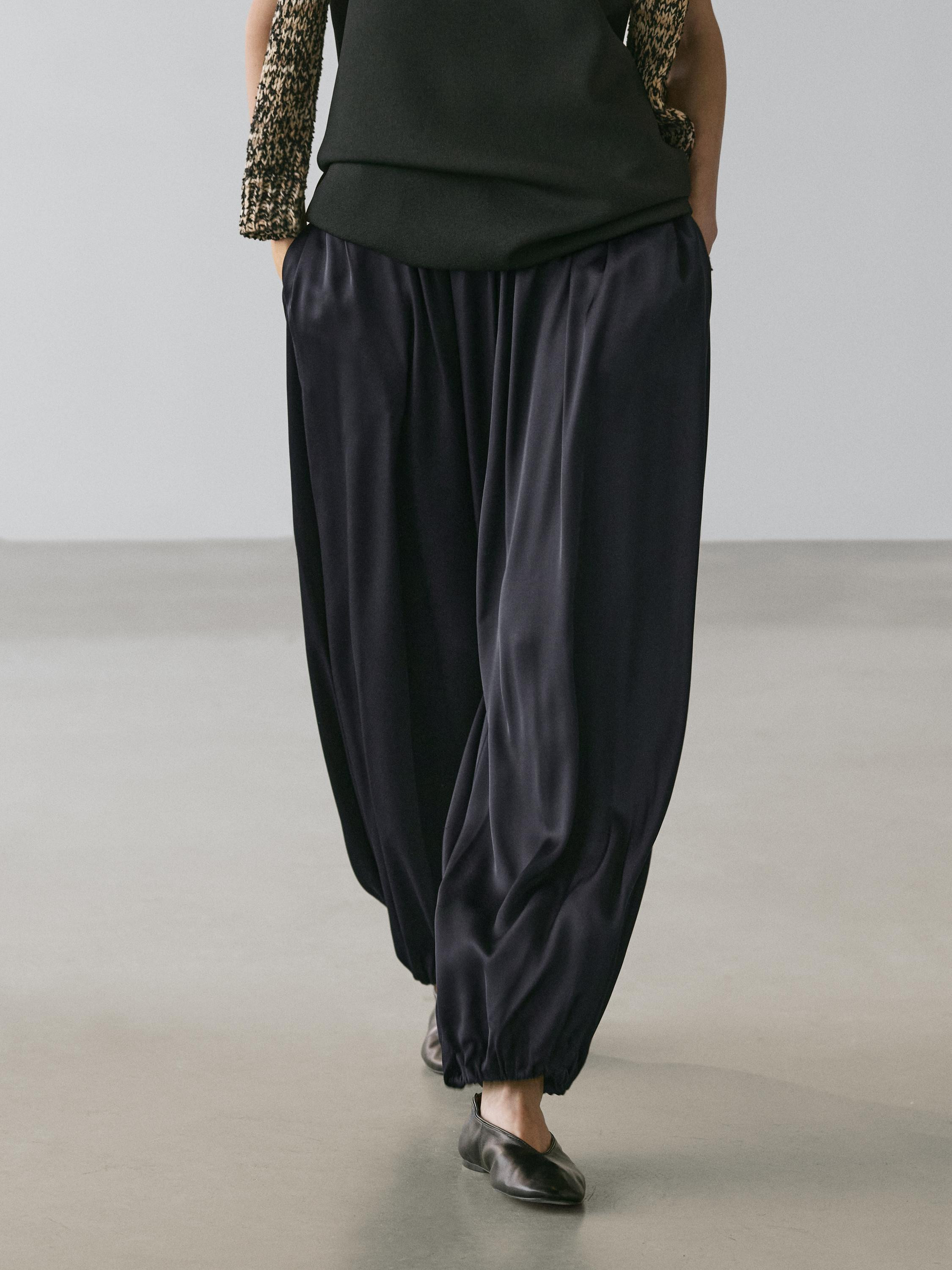 Hose in Satinoptik im Ballon-Fit | Massimo Dutti DE