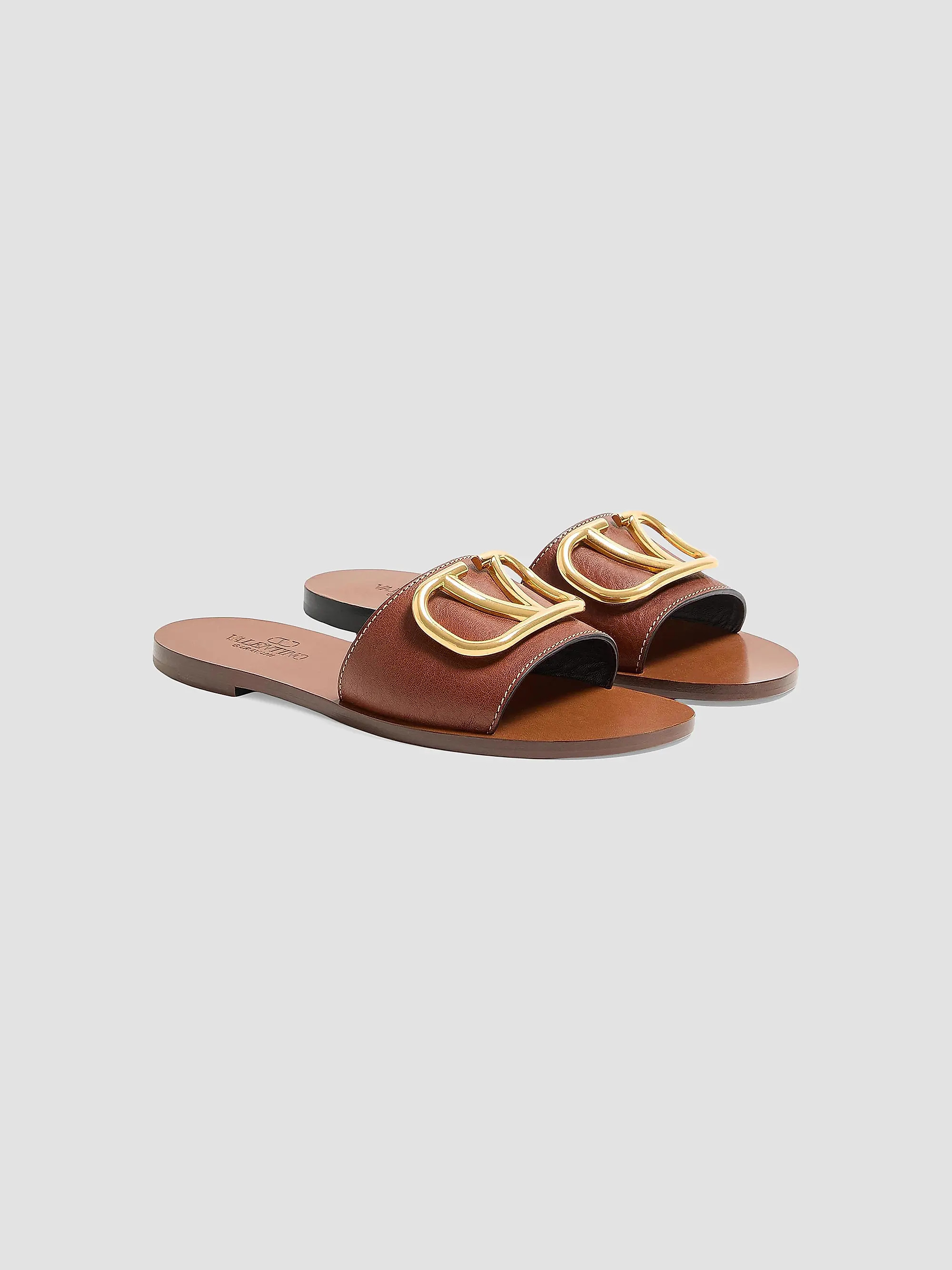Vlogo Signature Slide Sandal In Grainy Cowhide With Accessory | Saks Fifth Avenue