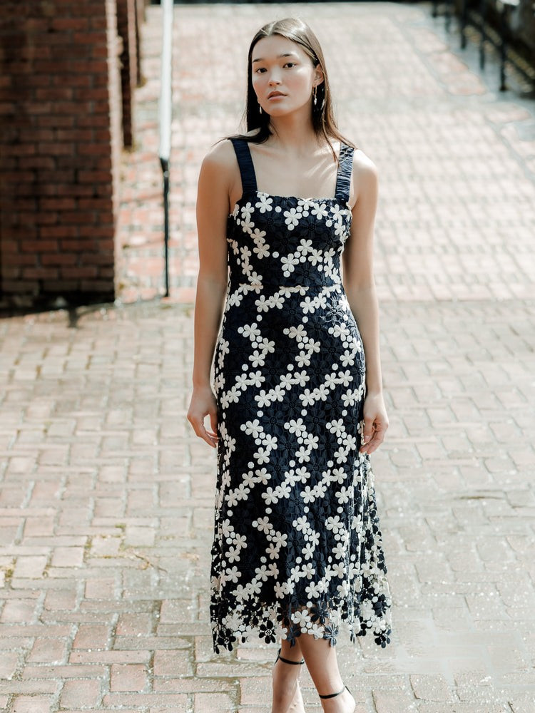 Nell Blue and White Floral Midi Dress | Confête