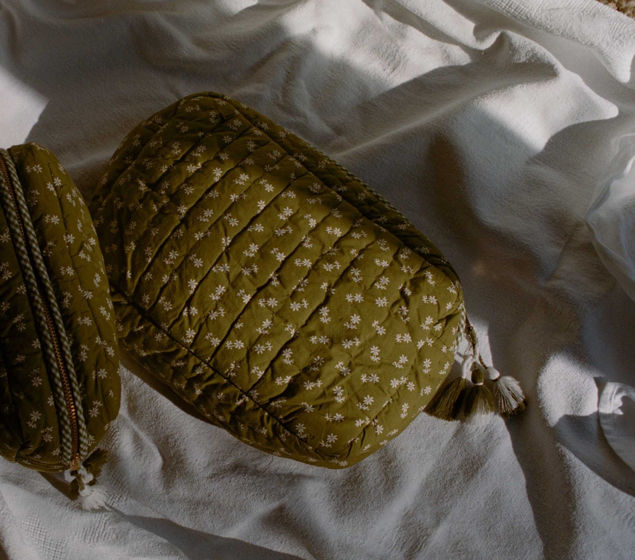 Quince Grande Quilted Pouch - Cypress Calico | DÔEN | DOEN