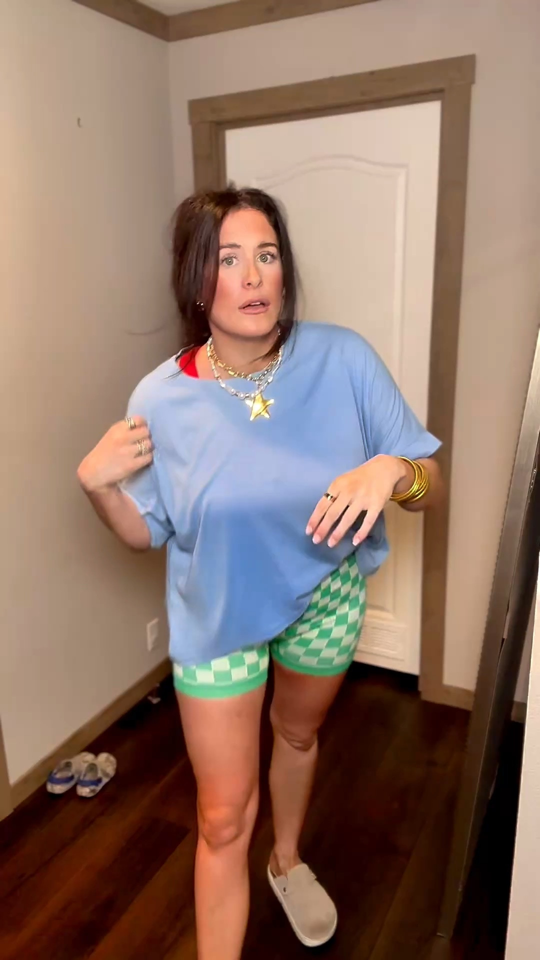 This top is soooo flattering!!!! I’m not able to link the exact shorts but some similar 

#LTKootd #LTKmomlife #LTKActive
