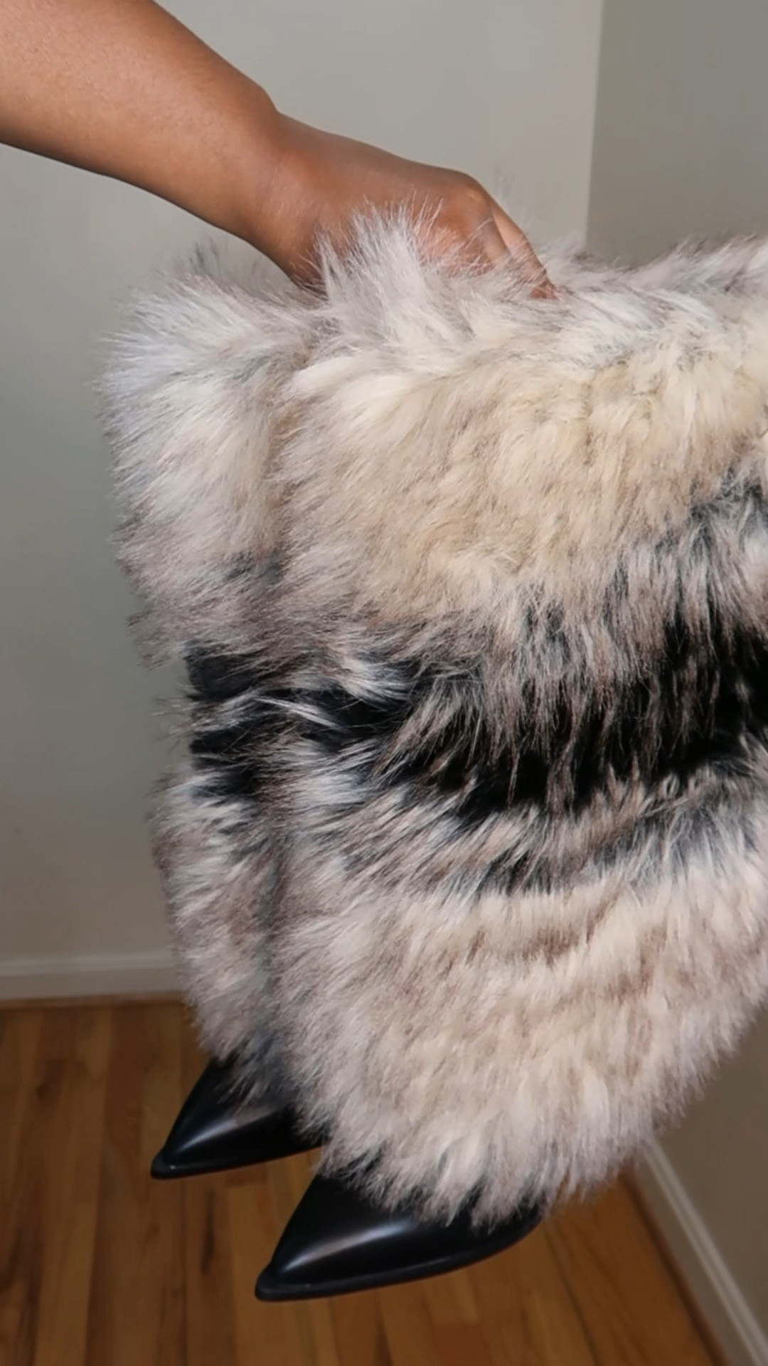 AZALEA WANG EKKO MULTI FUR BOOT Size: 8.5😍🖤

#LTKShoeCrush #LTKStyleTip

#LTKHoliday #LTKSeasonal #LTKGiftGuide