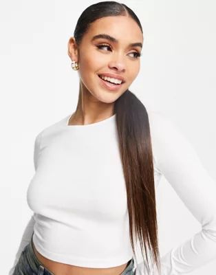 ASOS DESIGN fitted crop t-shirt with long sleeve in white | ASOS (Global)