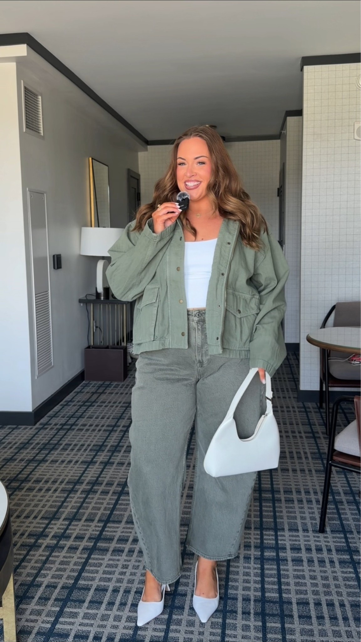 Wearing an xl jacket & 34 barrel jean!

#LTKCon #LTKMidsize #LTKPlusSize