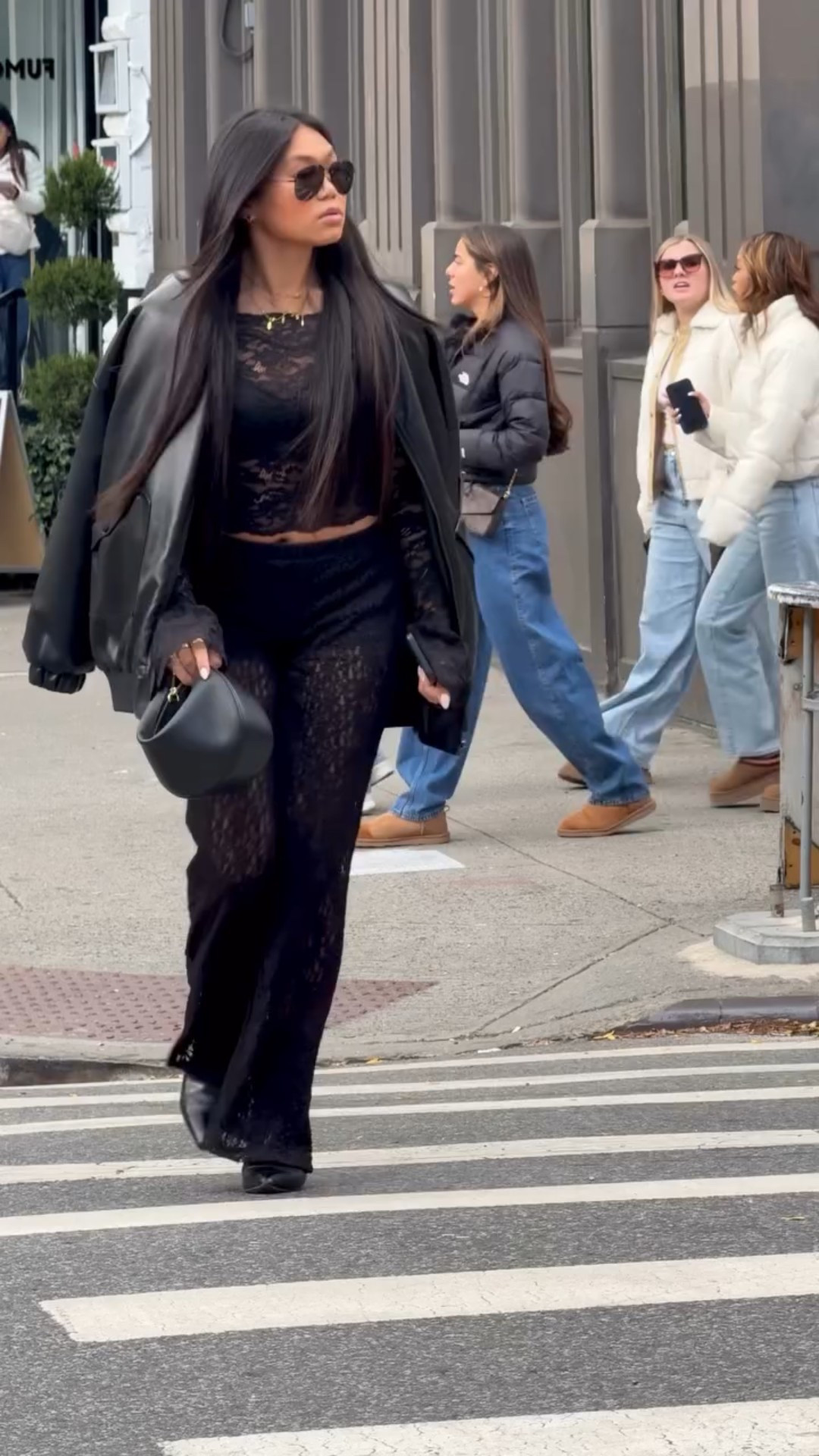 All black outfits are so back
