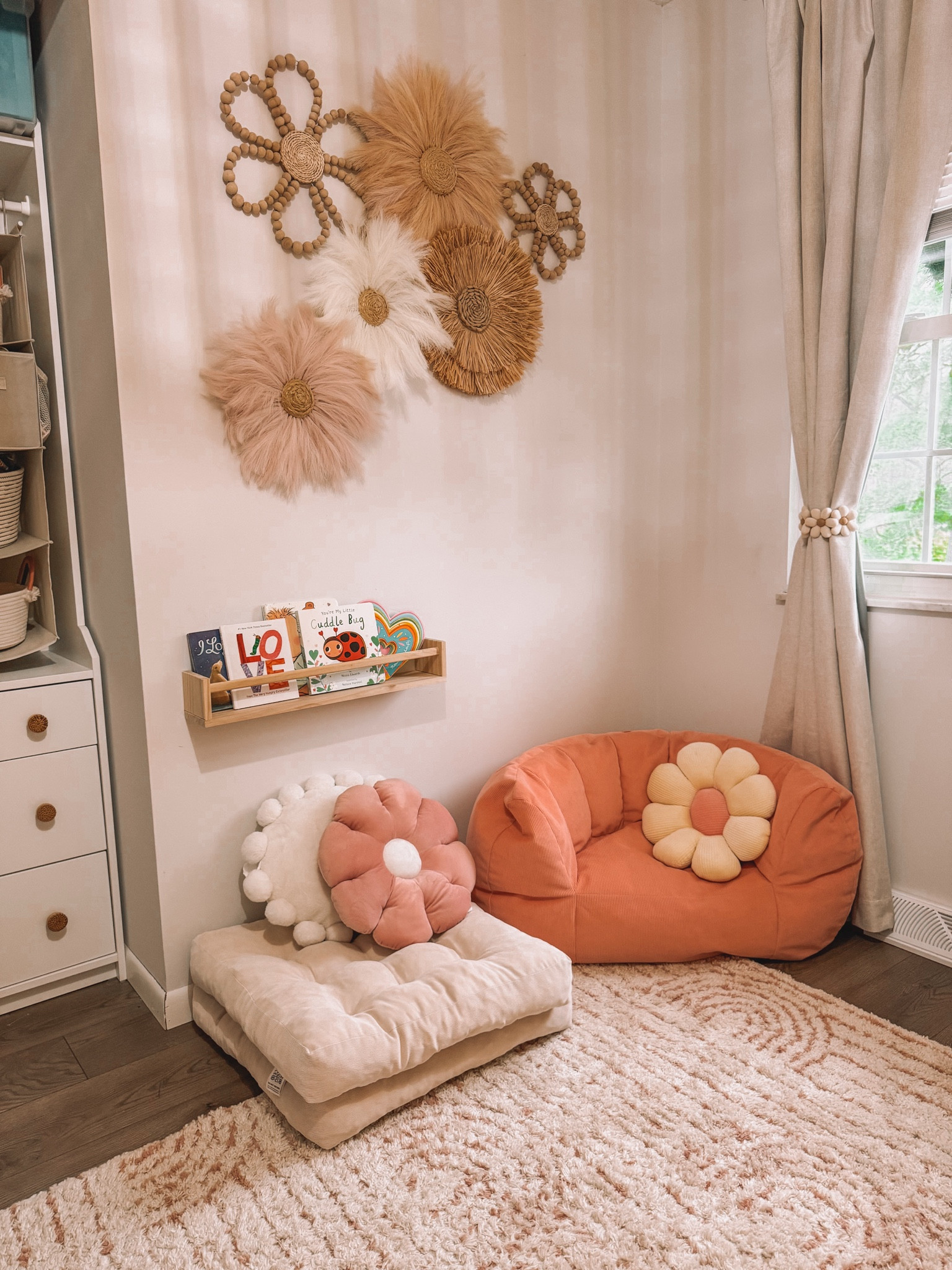 Toddler reading corner 🌸🩷

#LTKKids #LTKFamily #LTKHome