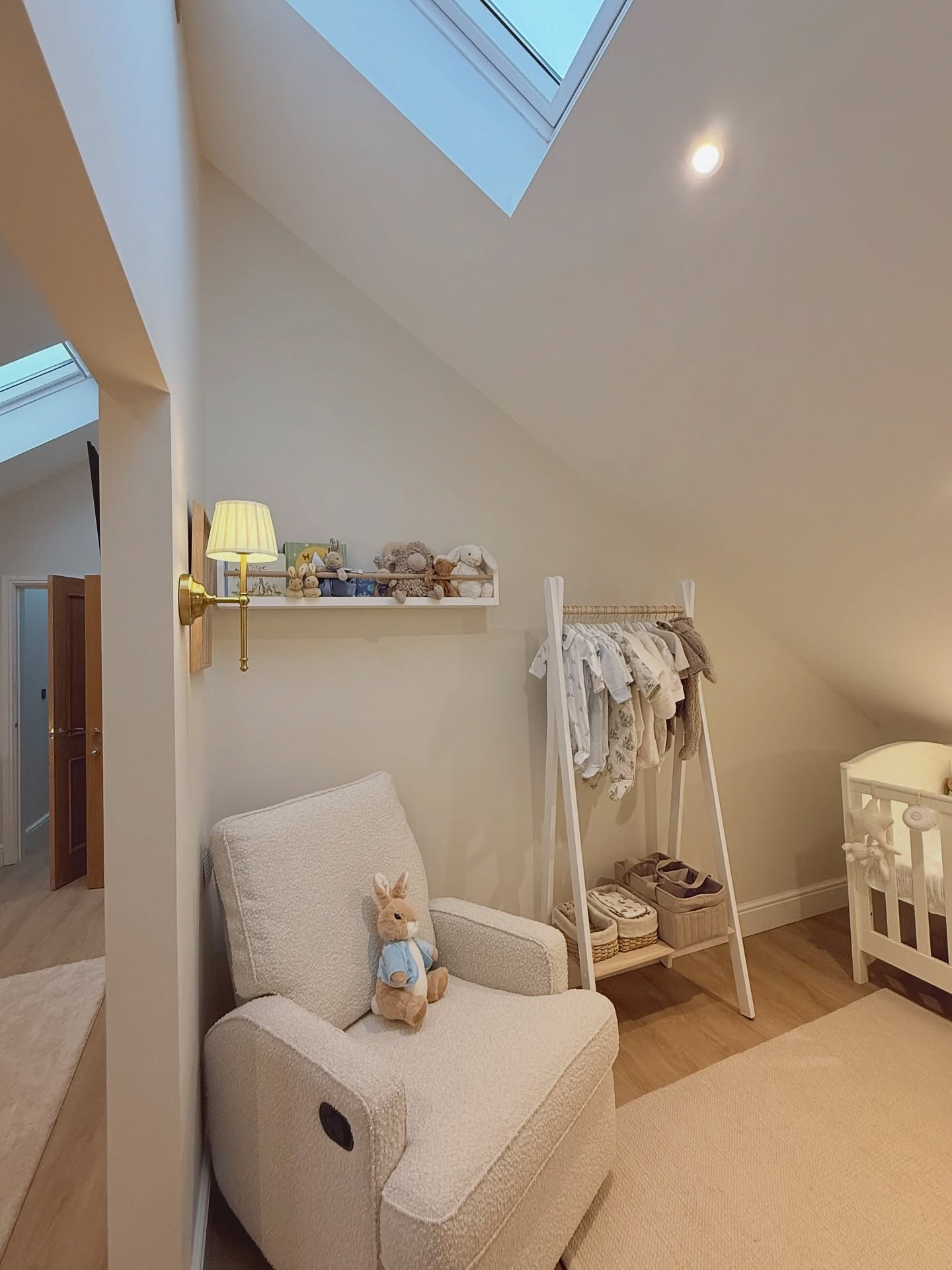 The details 🐰we’re ready 🩵 @obabyuk I am obsessed with this chair, it swivels, rocks & reclines and is the perfect addition to the nursery! 

@mumandme_app @obabyuk 

Gift*

#nursery #nurseryfurniture #nurseryinspo #babyboy #pregnancy