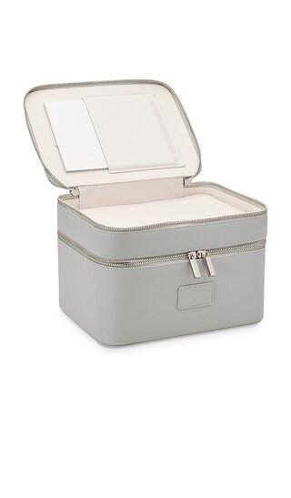 ETOILE COLLECTIVE Duo Vanity Case in Grey. | Revolve Clothing (Global)