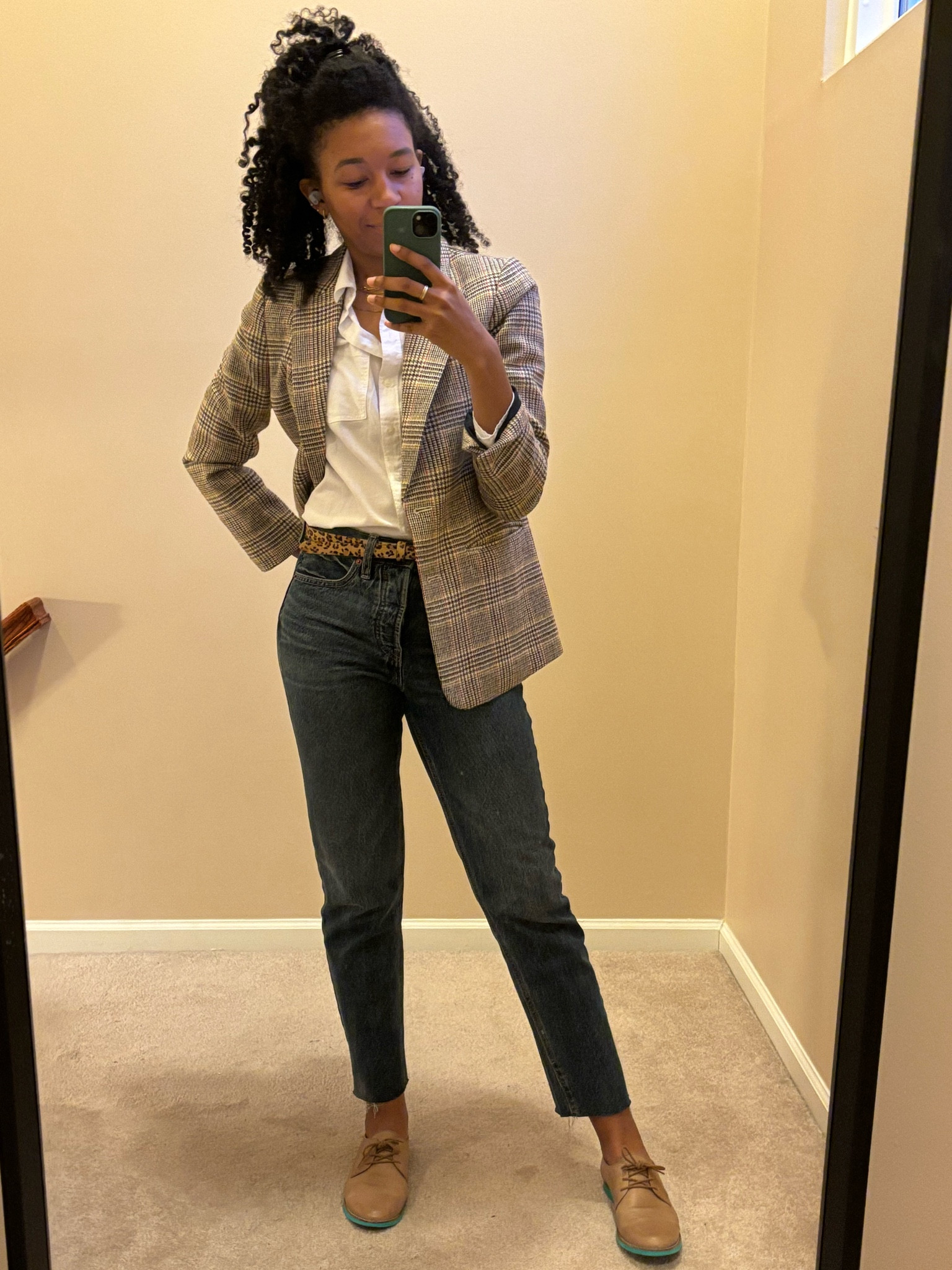 Casual office attire, if you dress down for your corporate job this simple and stylish outfit idea will always workk

#LTKWorkwear #LTKStyleTip #LTKFindsUnder100