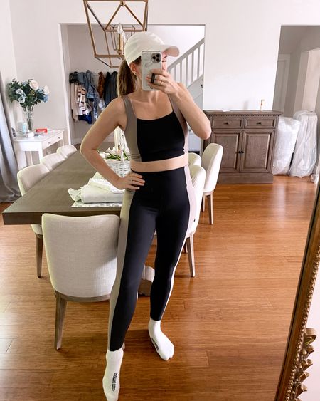 Workout OOTD - on sale this weekend only! Size down in the top for more support. Also linking a few similar workout pieces! 
.
.
.
Abercrombie - athletic wear - fitness - leggings - sports bra - lululemon 

#LTKunder50 #LTKunder100 #LTKfit